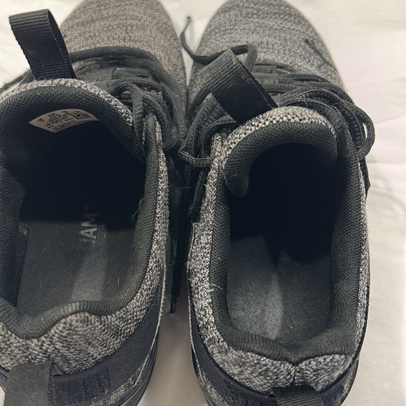 Puma black and gray fabric lace up shoes size 8 - Picture 3 of 6